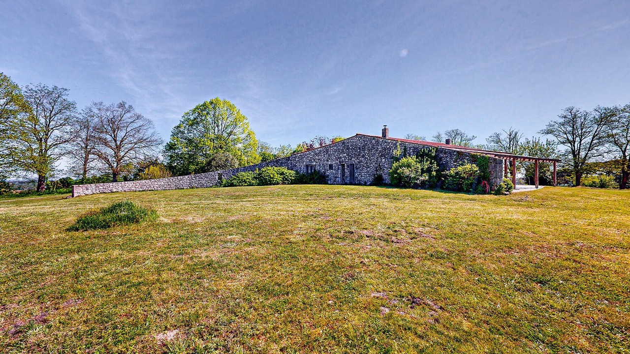 Photo of Outdoor in Tombeboeuf