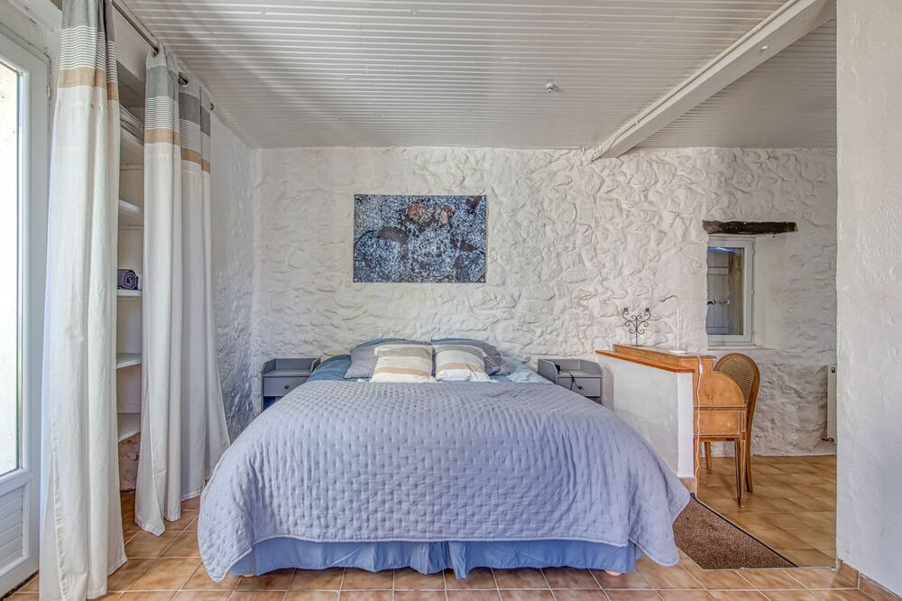 Photo of Bedroom in Rauzan