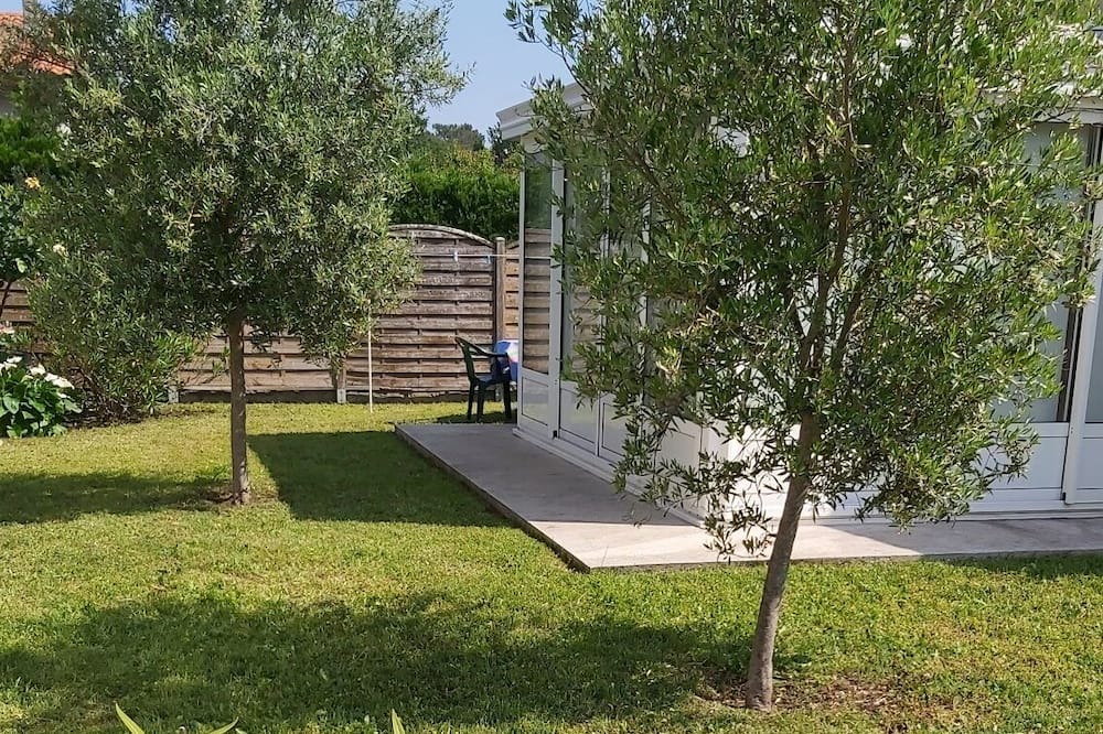 Photo of Outdoor in Le Pian-Medoc
