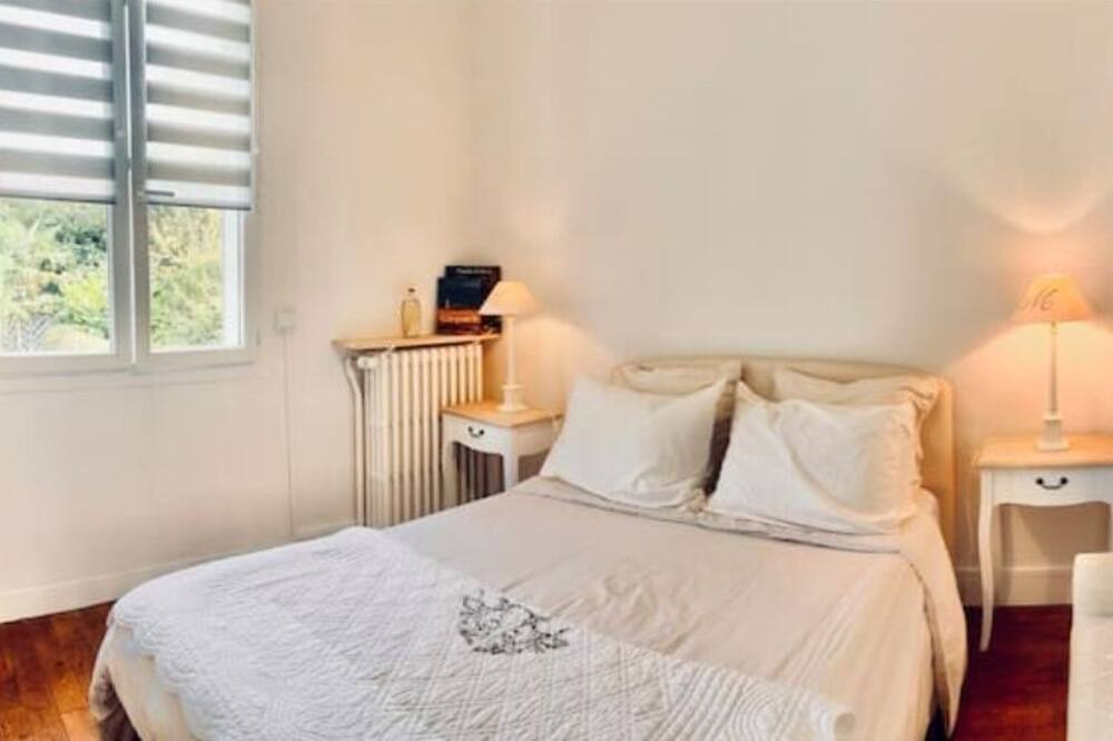 Photo of Bedroom in Limoges