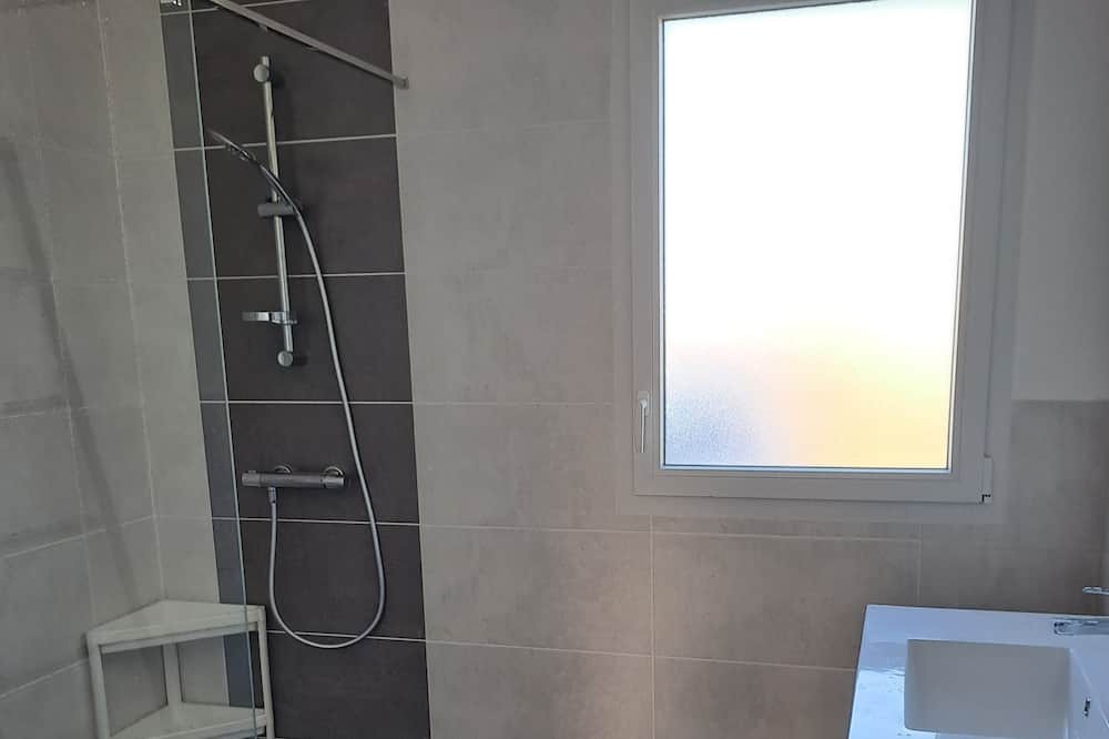 Photo of Bathroom in Port-des-Barques