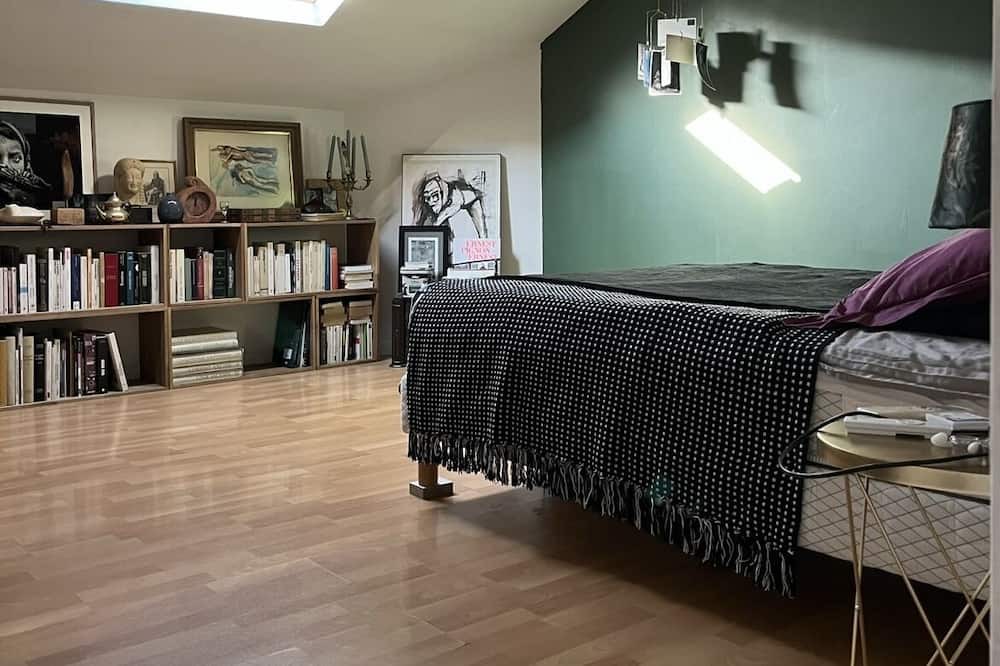 Photo of Bedroom in Begles