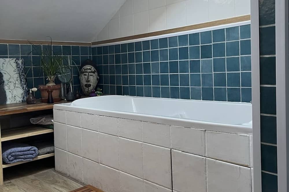 Photo of Bathroom in Begles
