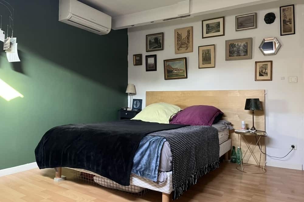 Photo of Bedroom in Begles