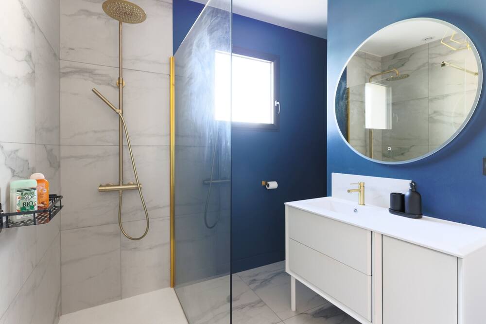 Photo of Bathroom in Port District