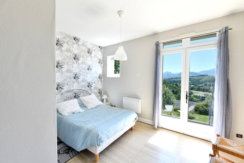 Photo of Bedroom in Lanne-en-Baretous