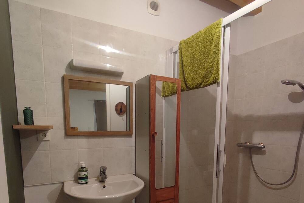 Photo of Bathroom in Vernoux-sur-Boutonne