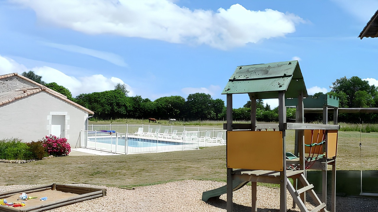 Photo of Outdoor in Saint-Vincent-la-Chatre