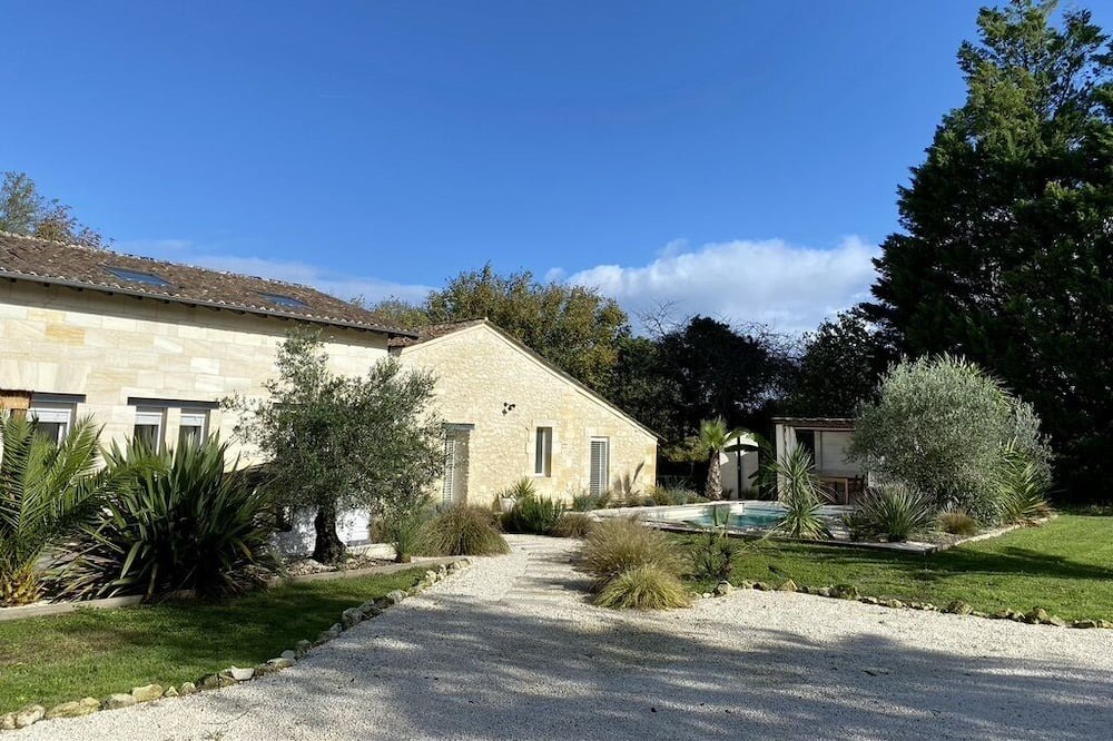 Photo of Outdoor in La Lande-de-Fronsac