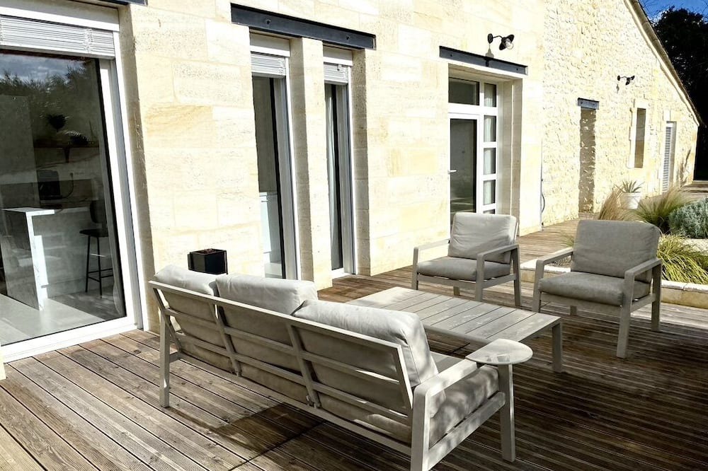 Photo of Outdoor in La Lande-de-Fronsac