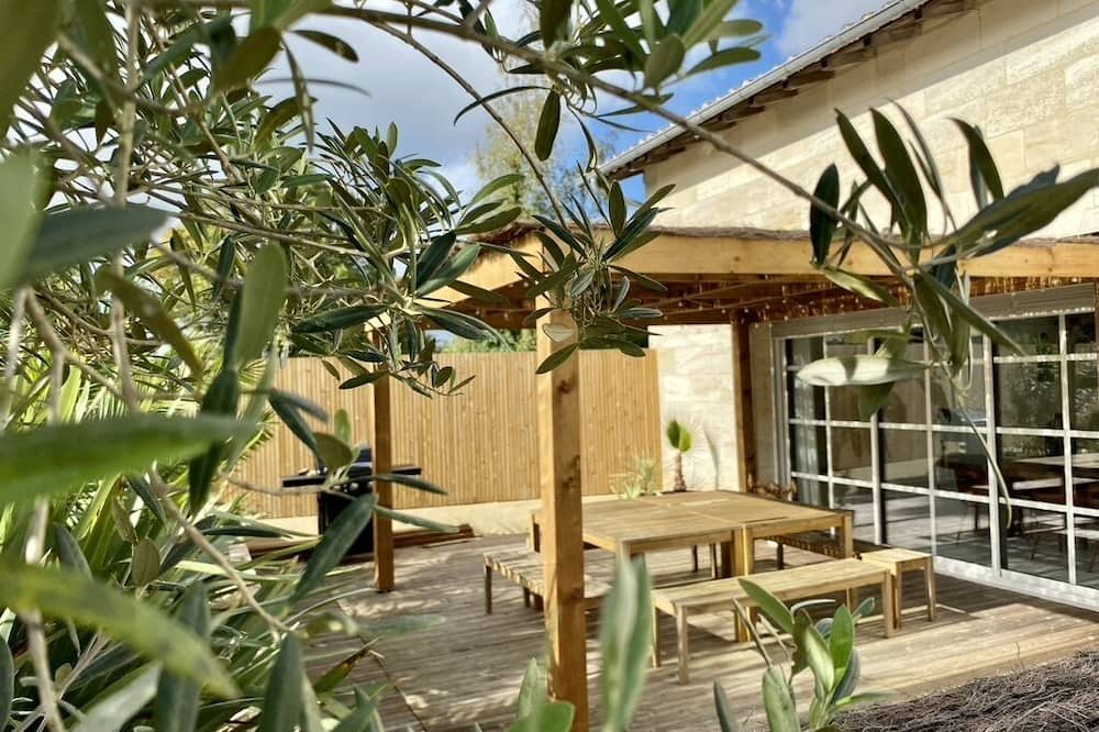Photo of Patio Balcony in La Lande-de-Fronsac