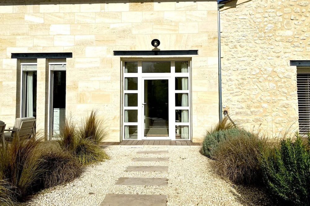 Photo of Outdoor in La Lande-de-Fronsac