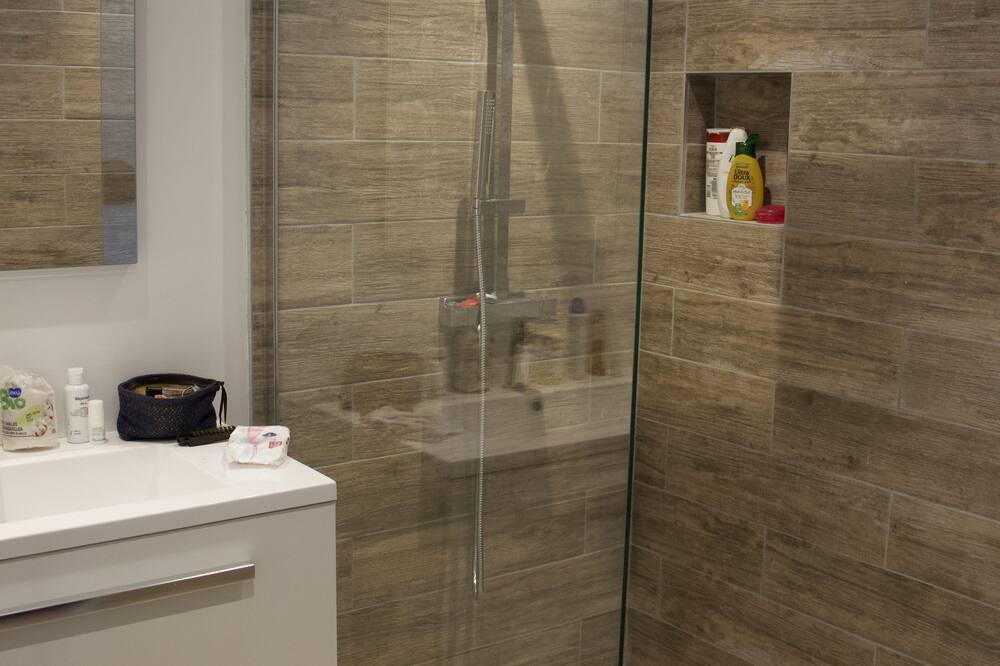 Photo of Bathroom in Armillac
