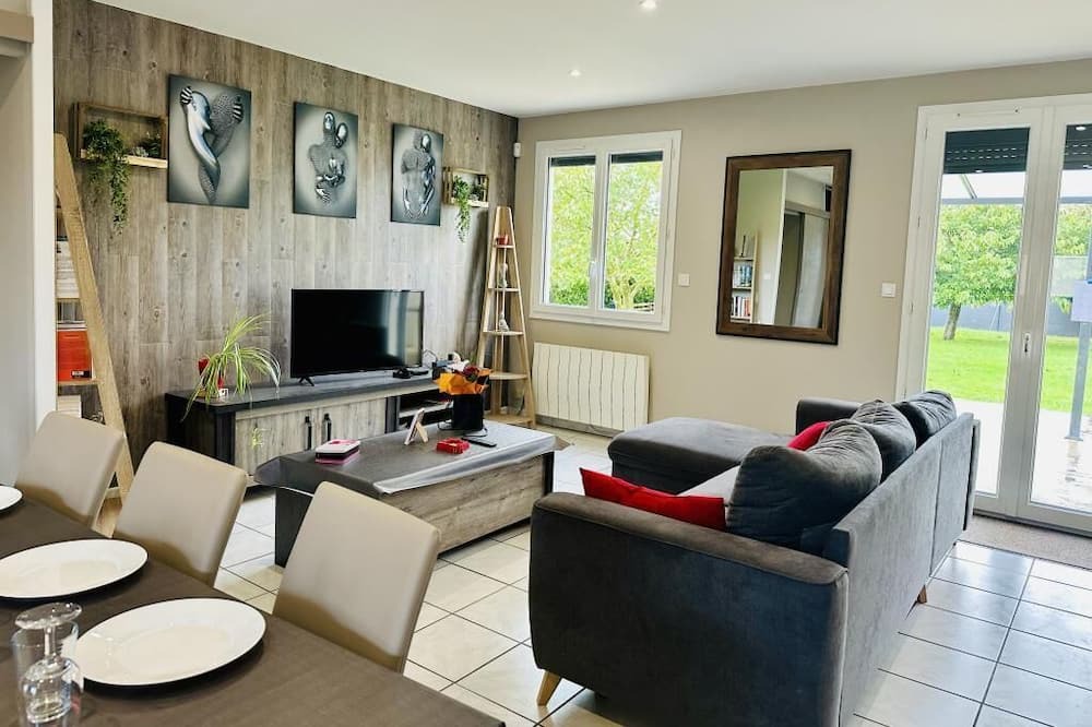 Photo of Livingroom in Genouille