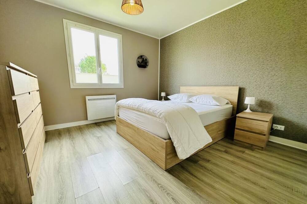 Photo of Bedroom in Genouille