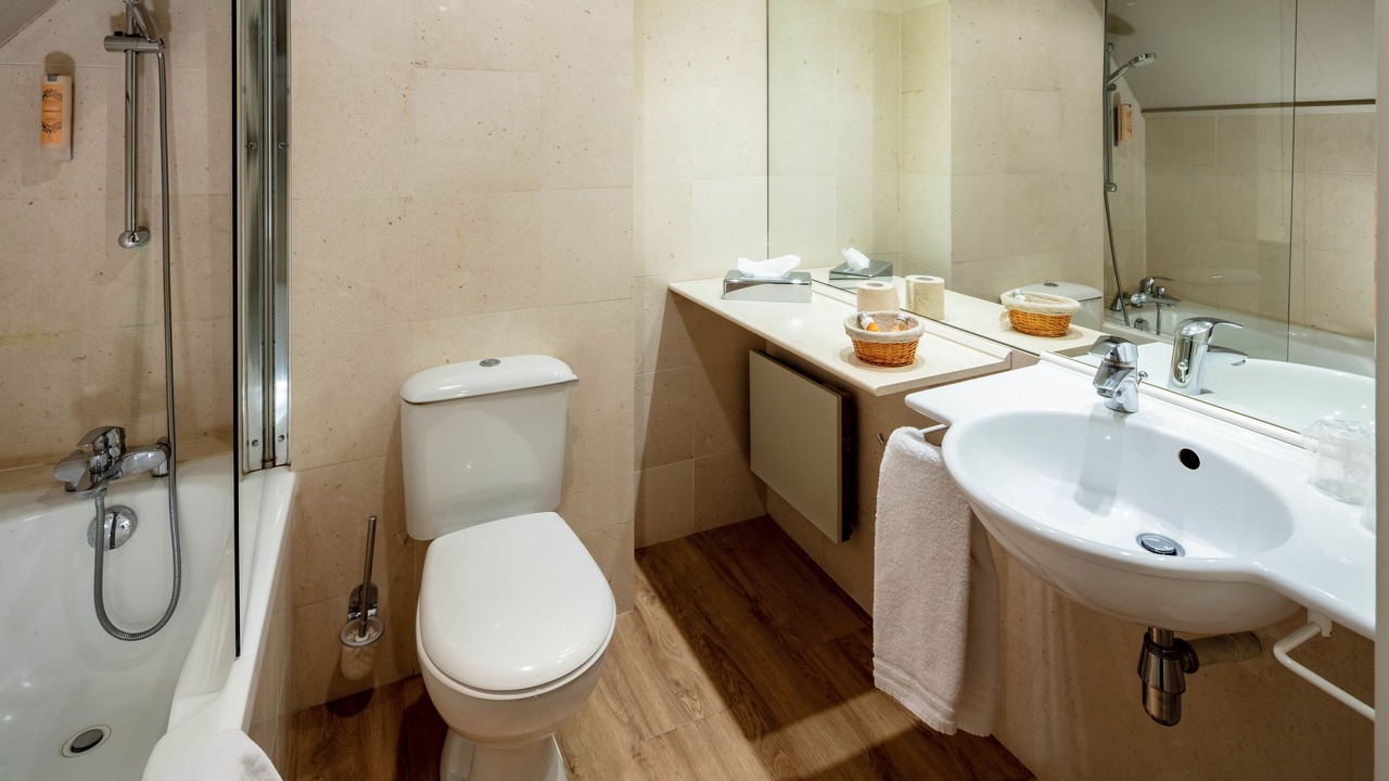 Photo of Bathroom in Mignaloux-Beauvoir