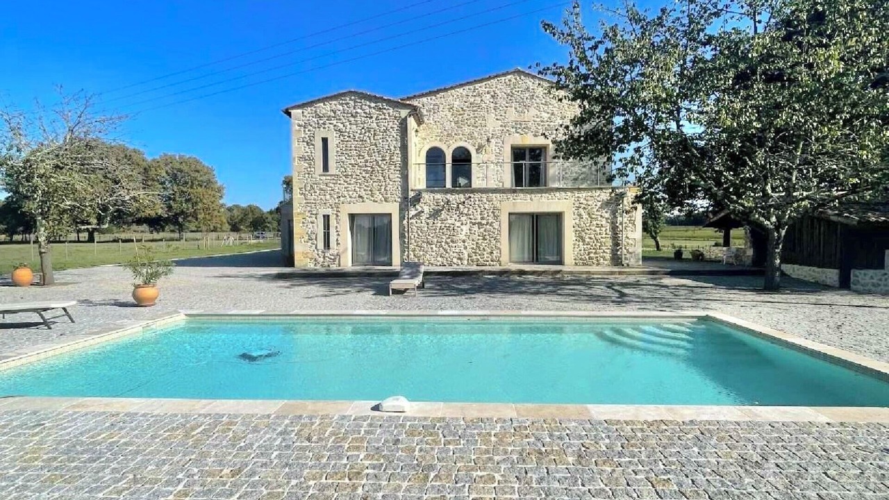 Photo of Outdoor in Saint-Sulpice-et-Cameyrac