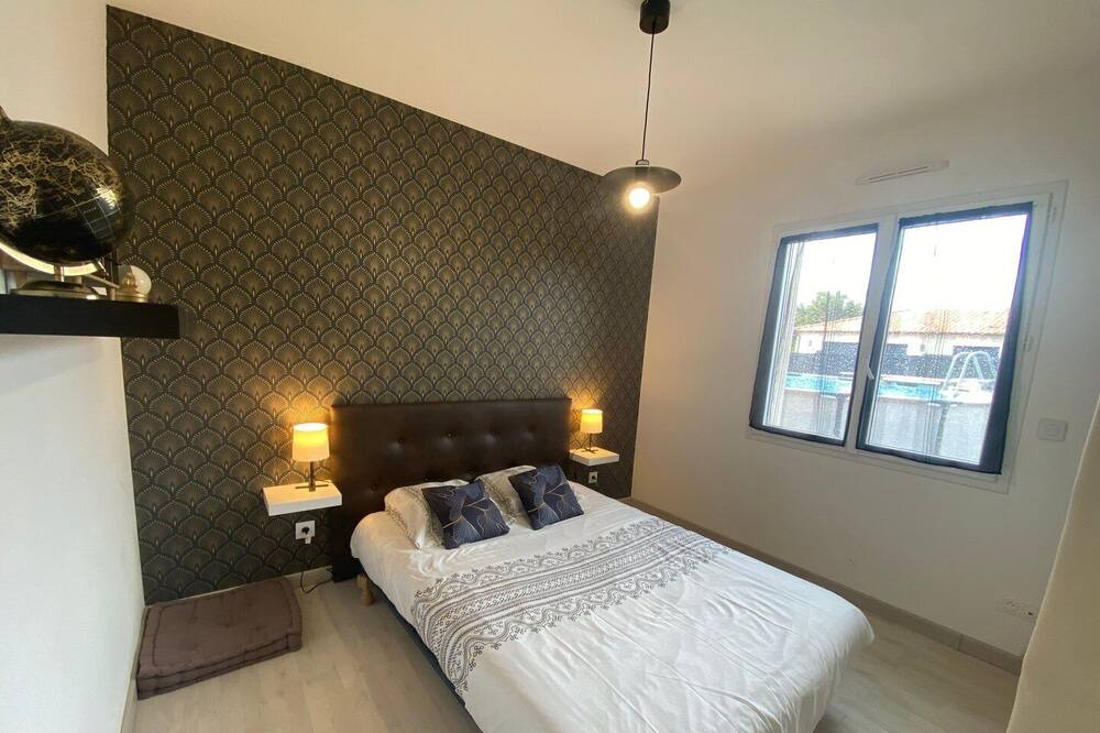 Photo of Bedroom in Iteuil