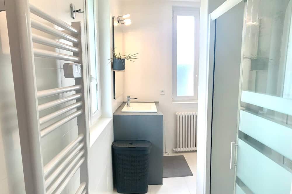 Photo of Bathroom in Villenave-d'Ornon