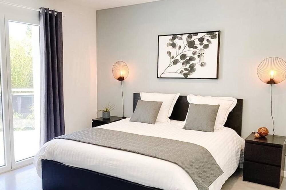 Photo of Bedroom in Villenave-d'Ornon
