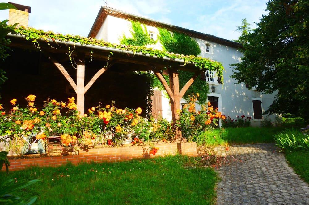 Photo of Outdoor in Genouillac