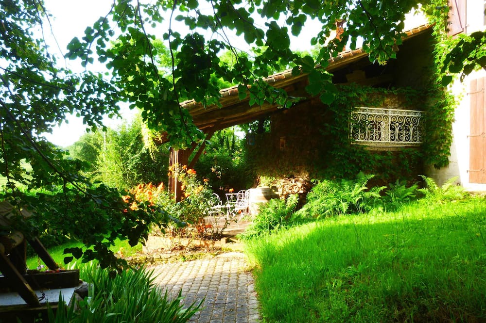 Photo of Outdoor in Genouillac