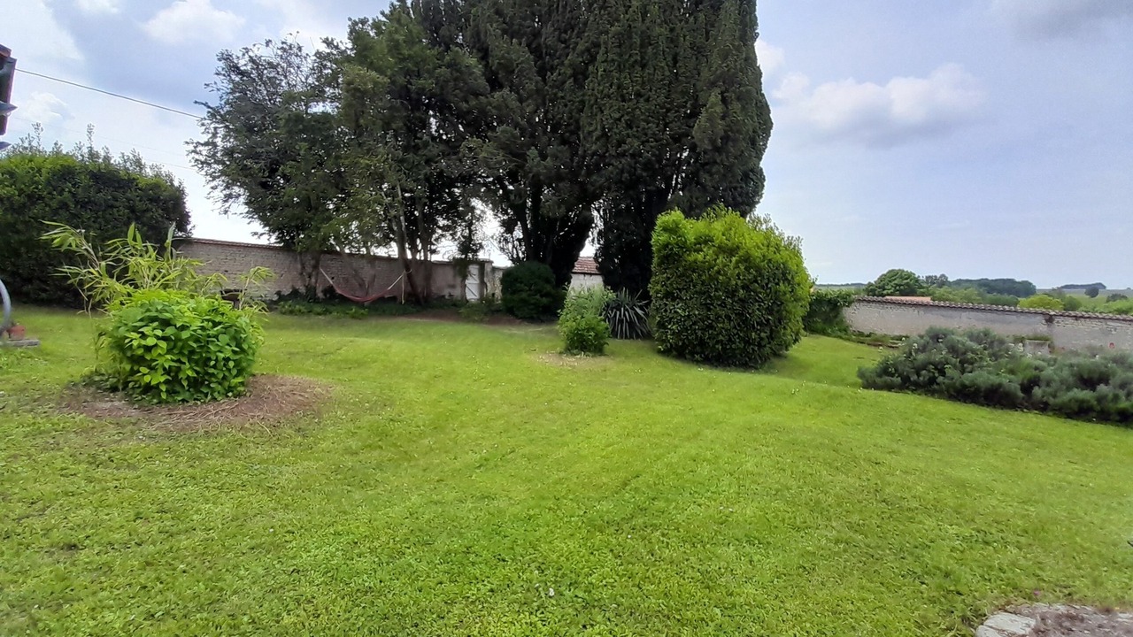 Photo of Outdoor in Ambleville