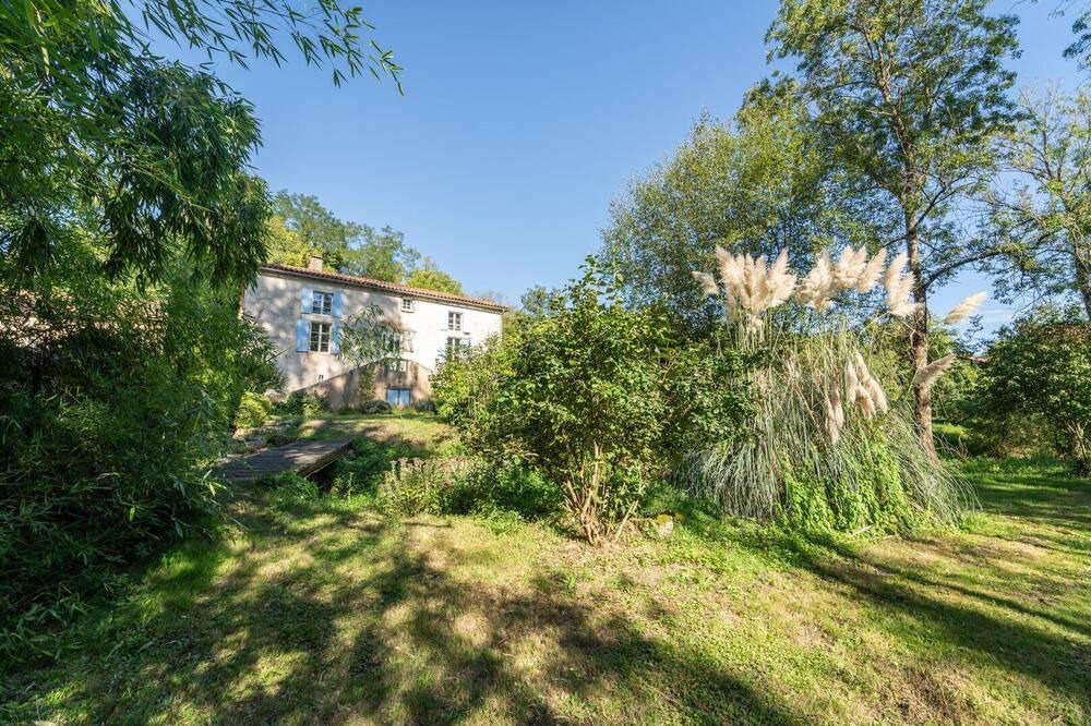 Photo of Outdoor in Quincay