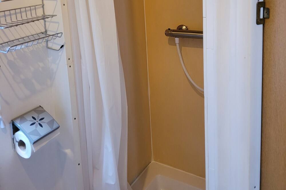 Photo of Bathroom in Port-des-Barques
