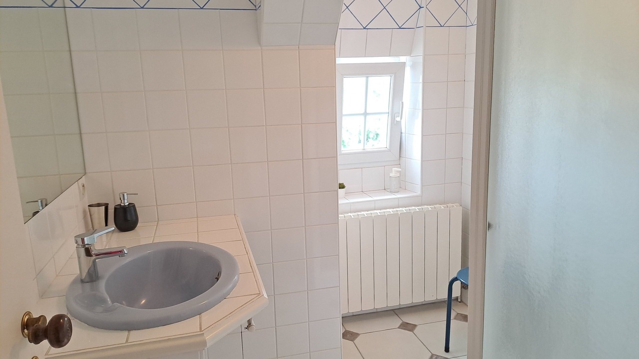 Photo of Bathroom in Montendre