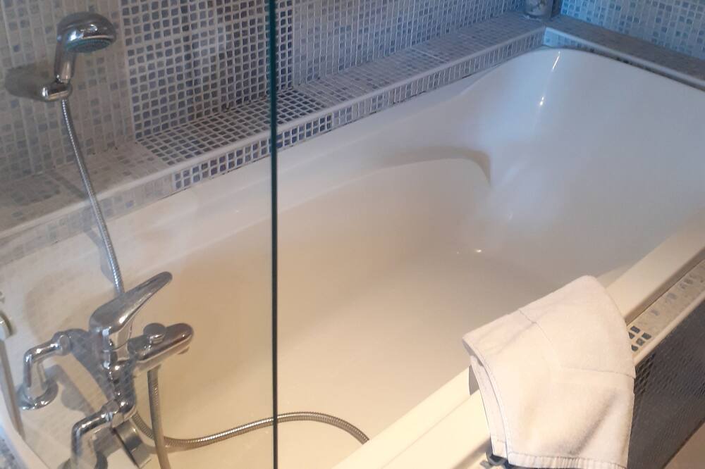Photo of Bathroom in Saintes Agglomeration