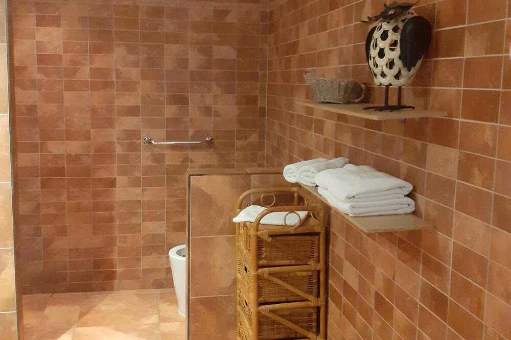 Photo of Bathroom in Saintes Agglomeration