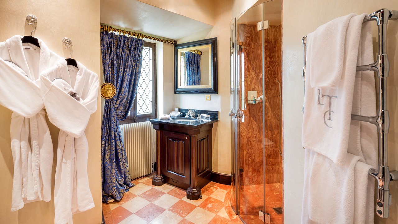 Photo of Bathroom in Saint-Laurent-de-Medoc