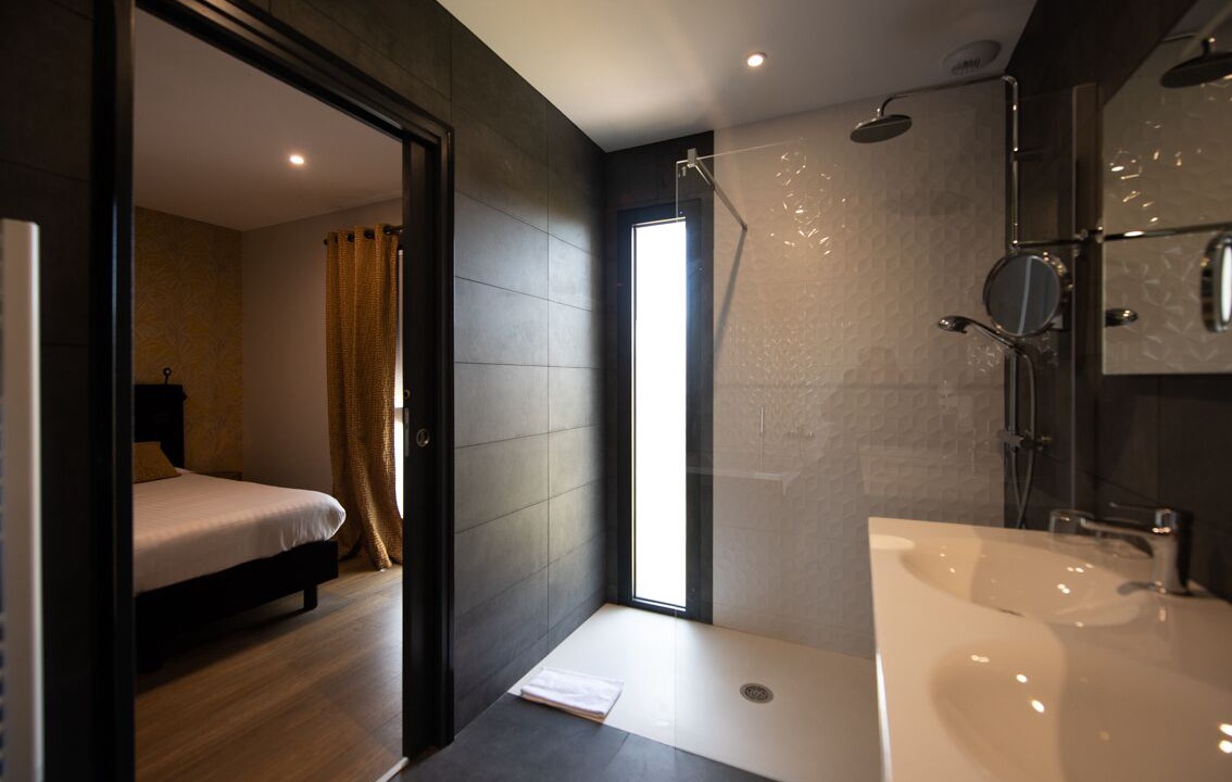Photo of Bathroom in Saint-Medard-d'Eyrans