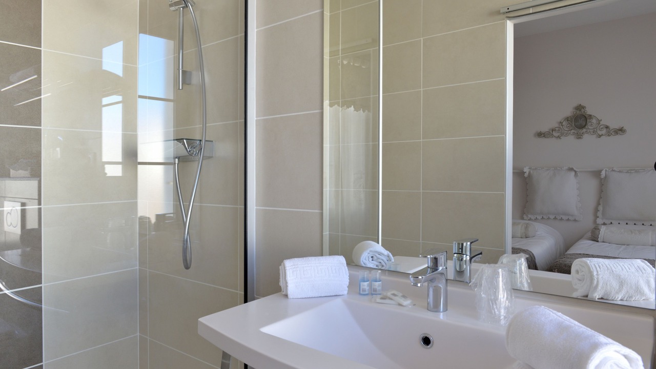 Photo of Bathroom in Fouras