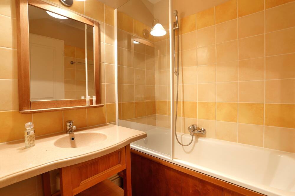 Photo of Bathroom in Monflanquin