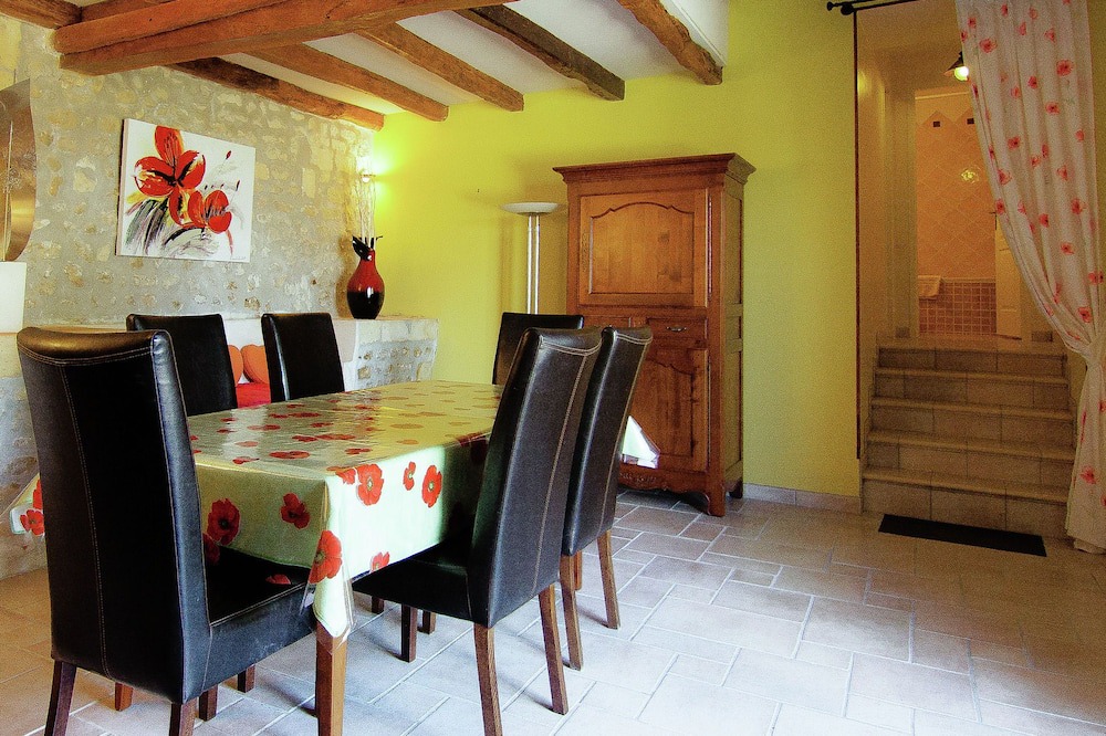 Photo of Livingroom in Saint-Preuil