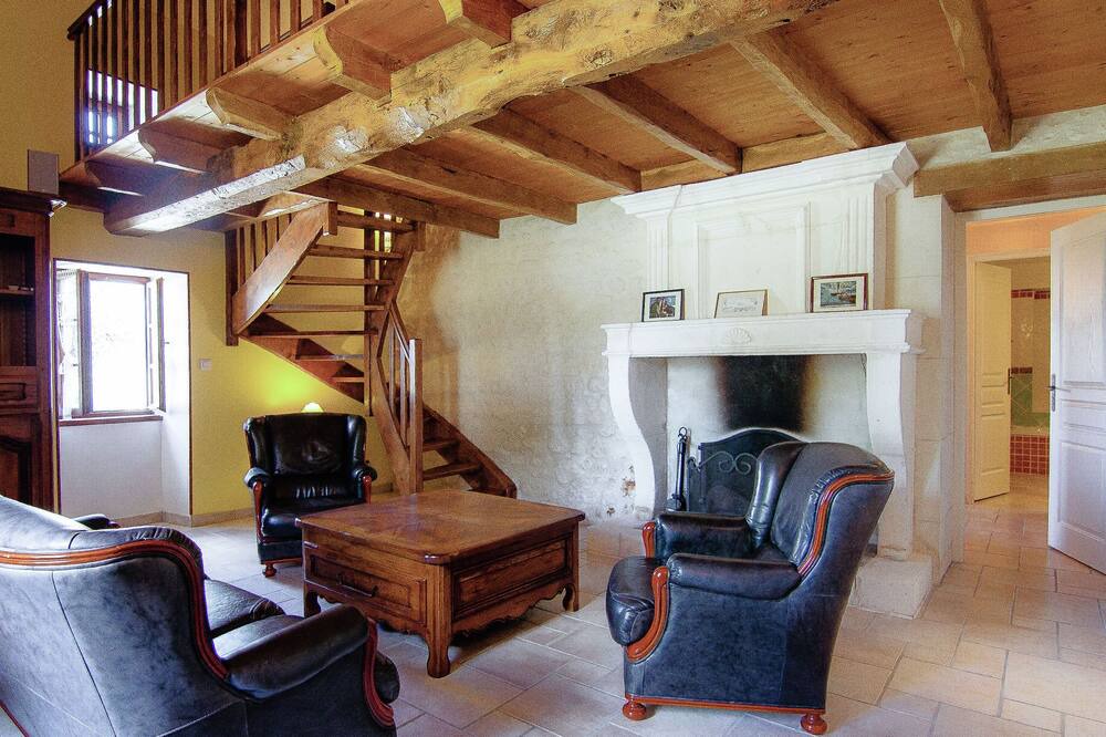 Photo of Livingroom in Saint-Preuil