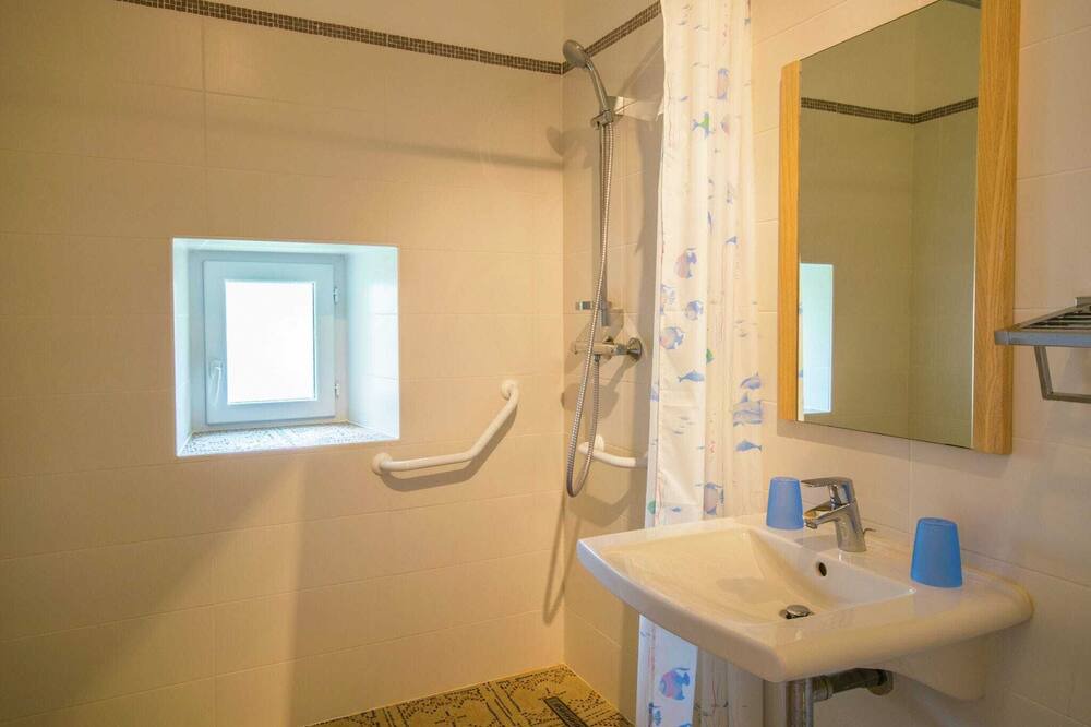 Photo of Bathroom in Saint-Cibard