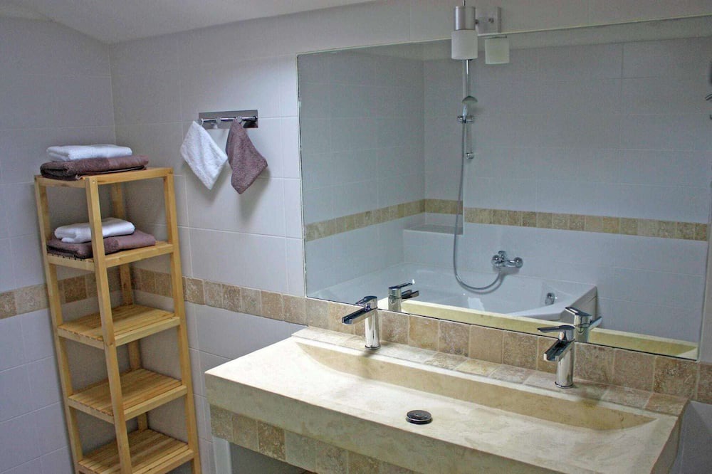 Photo of Bathroom in Saint-Cibard