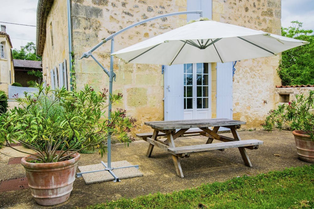 Photo of Patio Balcony in Saint-Cibard