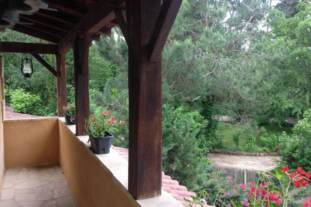 Photo of Patio Balcony in Lamonzie-Montastruc