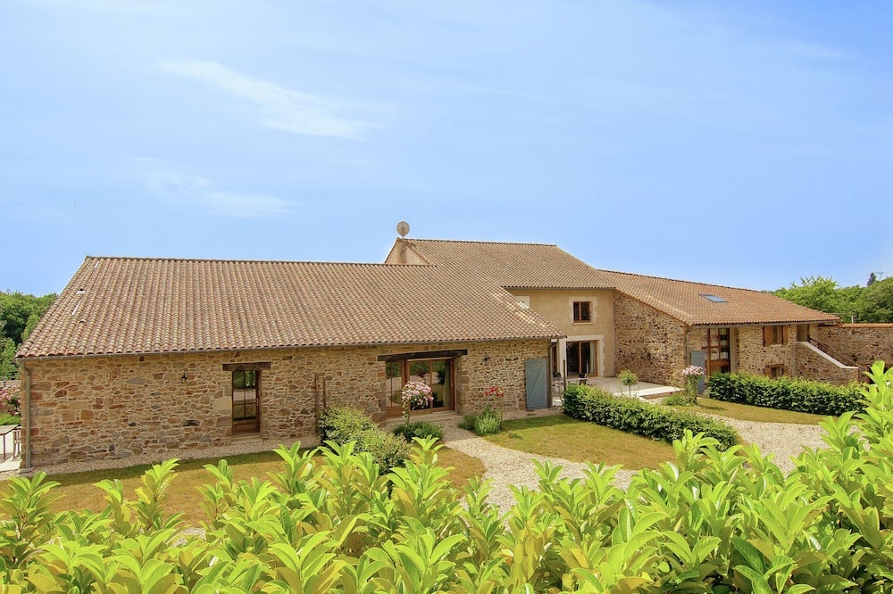 Photo of Outdoor in Roussines