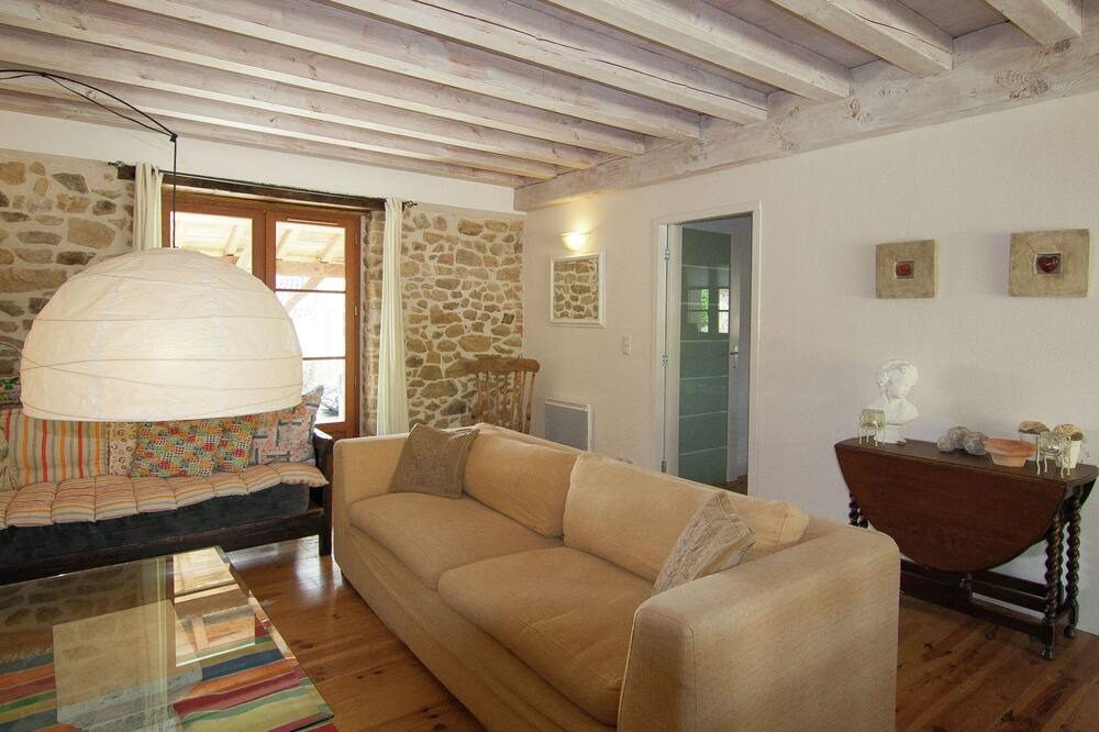 Photo of Livingroom in Roussines