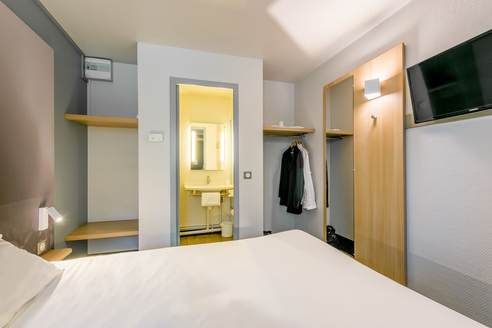Photo of Bedroom in Villenave-d'Ornon