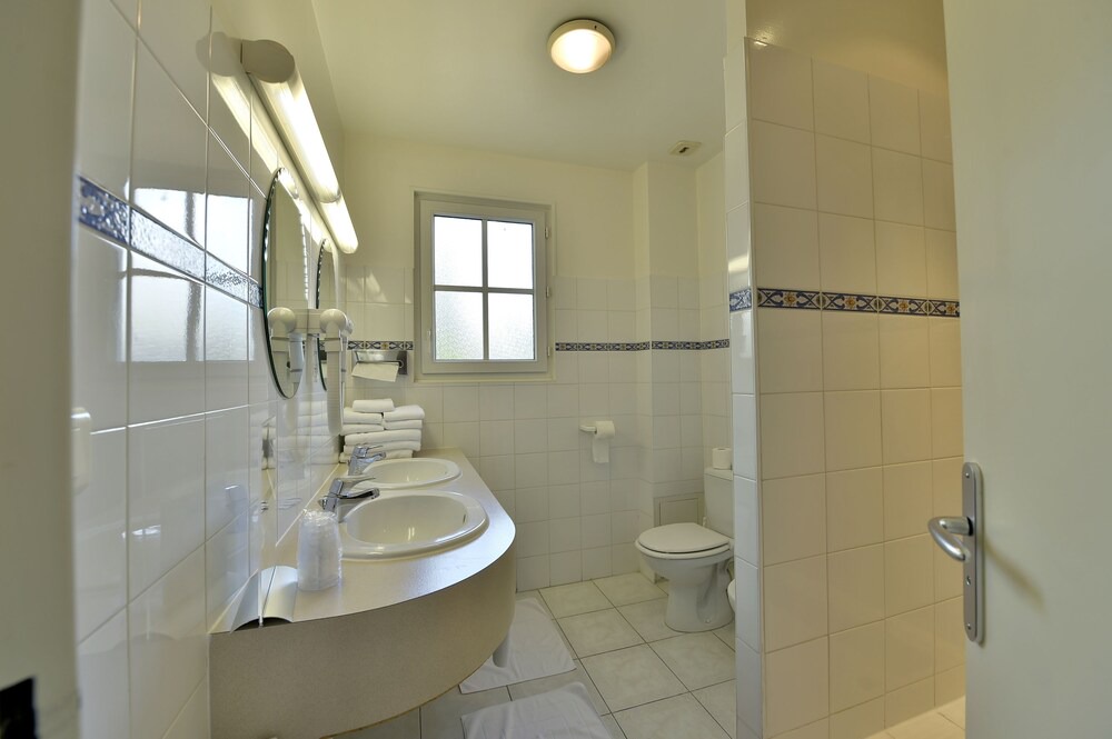 Photo of Bathroom in Saint-Emilion