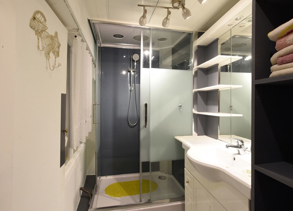 Photo of Bathroom in Sainte-Marie-de-Re