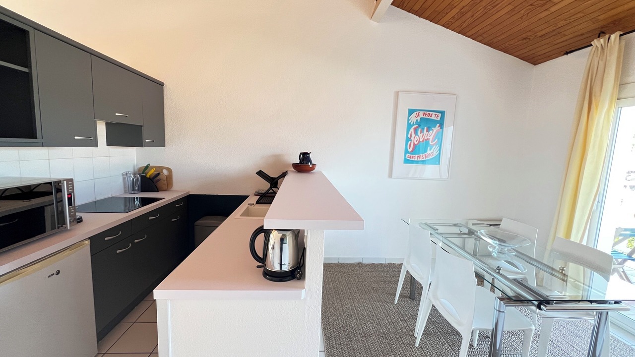 Photo of Kitchen in Piraillan