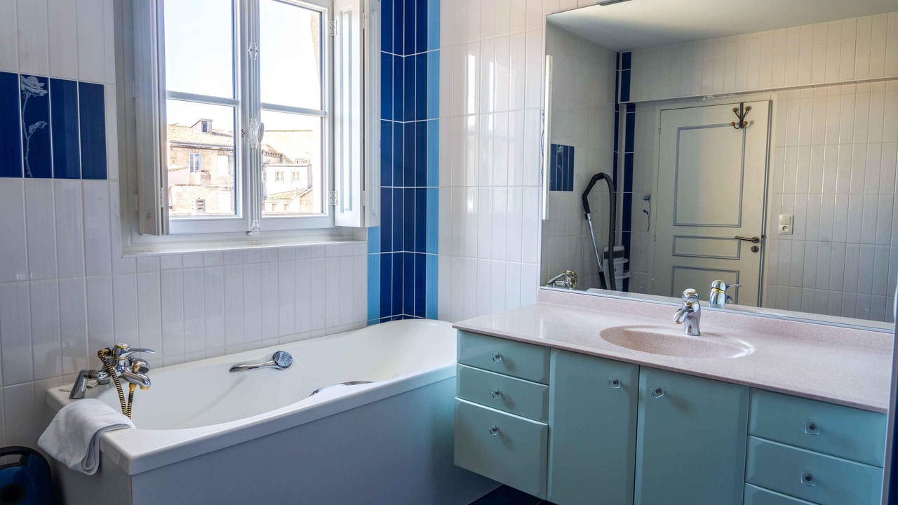 Photo of Bathroom in Bordeaux Golden Triangle