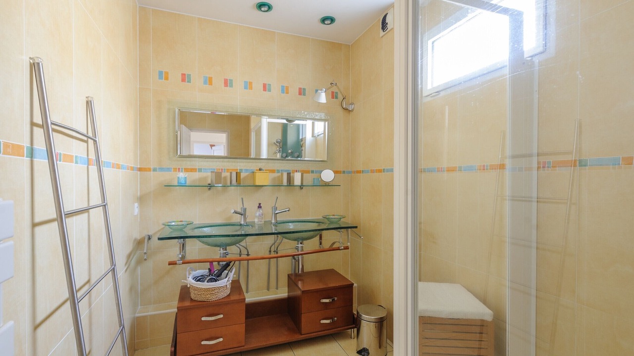 Photo of Bathroom in Port District